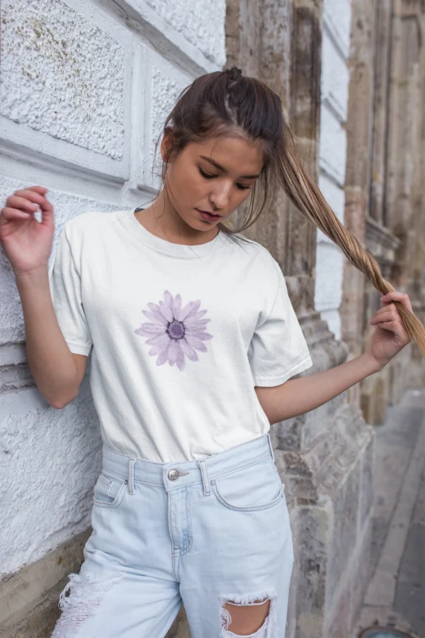Purple Daisy Oversized T-Shirt for Women – Fresh and Stylish White Tee